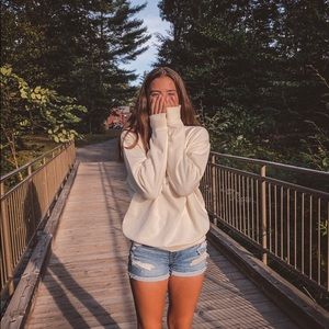 Meet your Posher, Claire